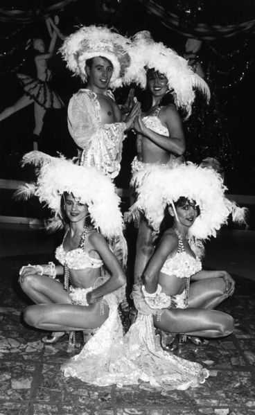 File:Evan Ciantar dancing team.jpg