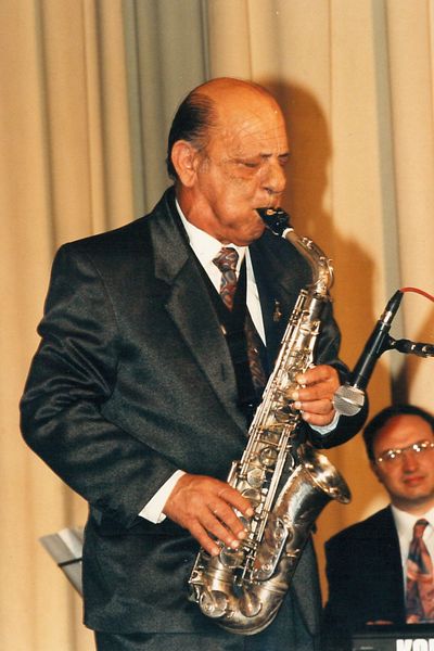 File:GWU show; Murgo and P Abela.jpg
