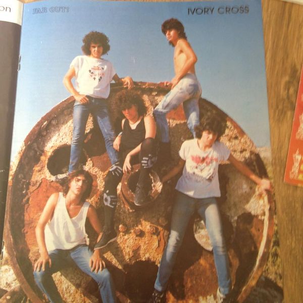 File:Lito & Ivory Cross.jpg